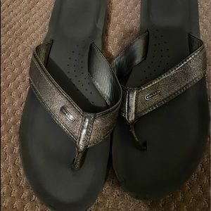 Coach flip flops
